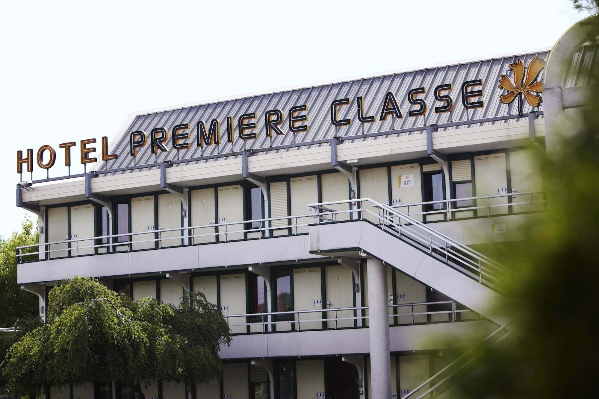 Classic Hotel - Fontenay-Tresigny Exterior photo